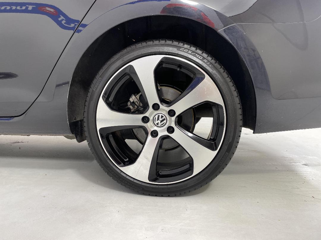 Photo '11' of Volkswagen Golf Photo '11' of Volkswagen Golf