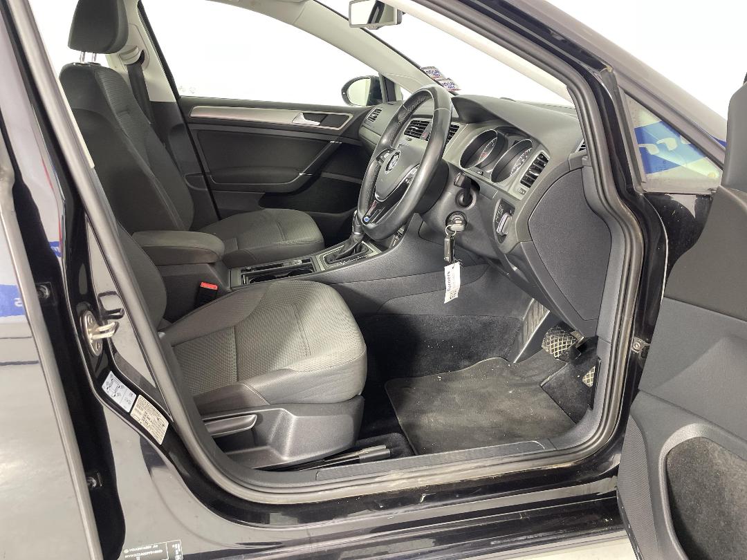 Photo '16' of Volkswagen Golf Photo '16' of Volkswagen Golf