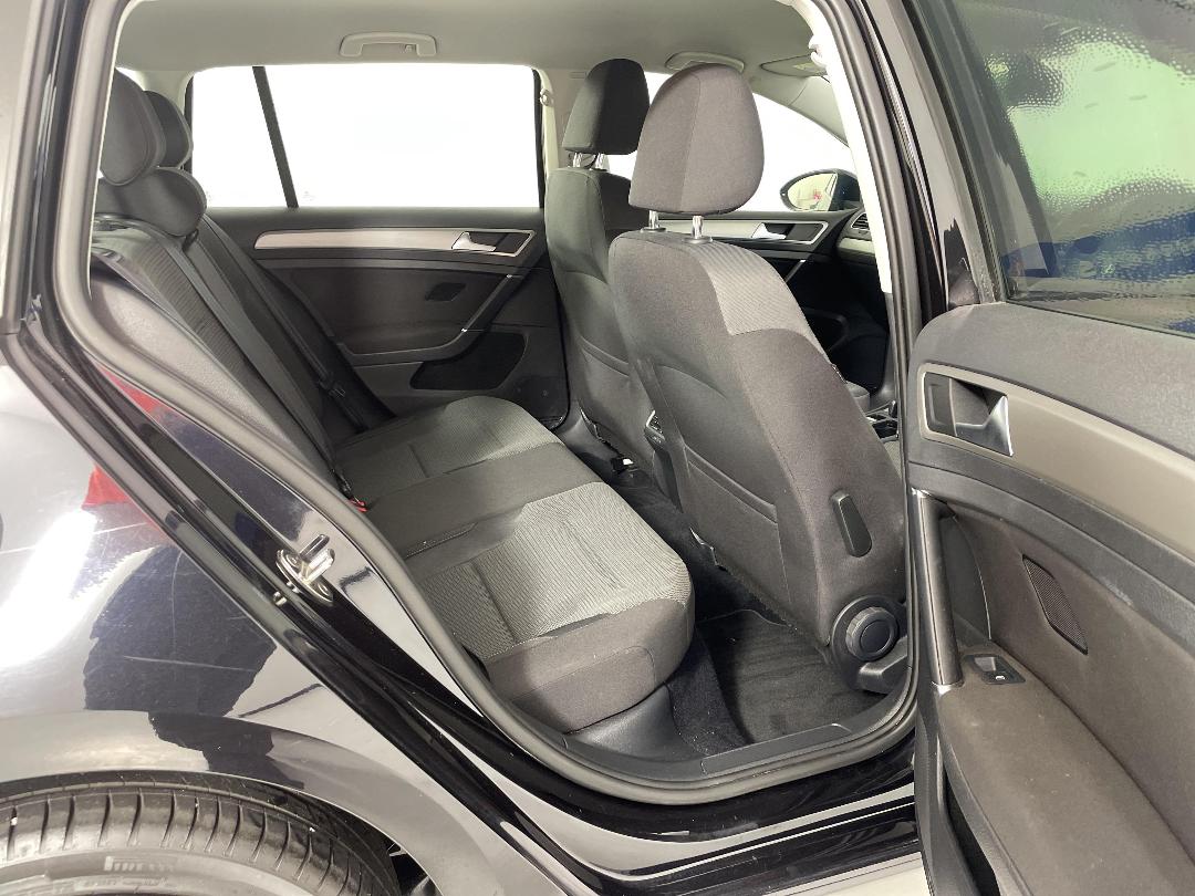 Photo '20' of Volkswagen Golf Photo '20' of Volkswagen Golf