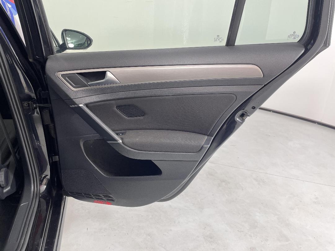 Photo '19' of Volkswagen Golf Photo '19' of Volkswagen Golf