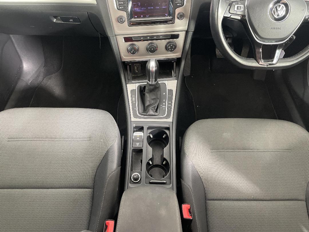 Photo '18' of Volkswagen Golf Photo '18' of Volkswagen Golf