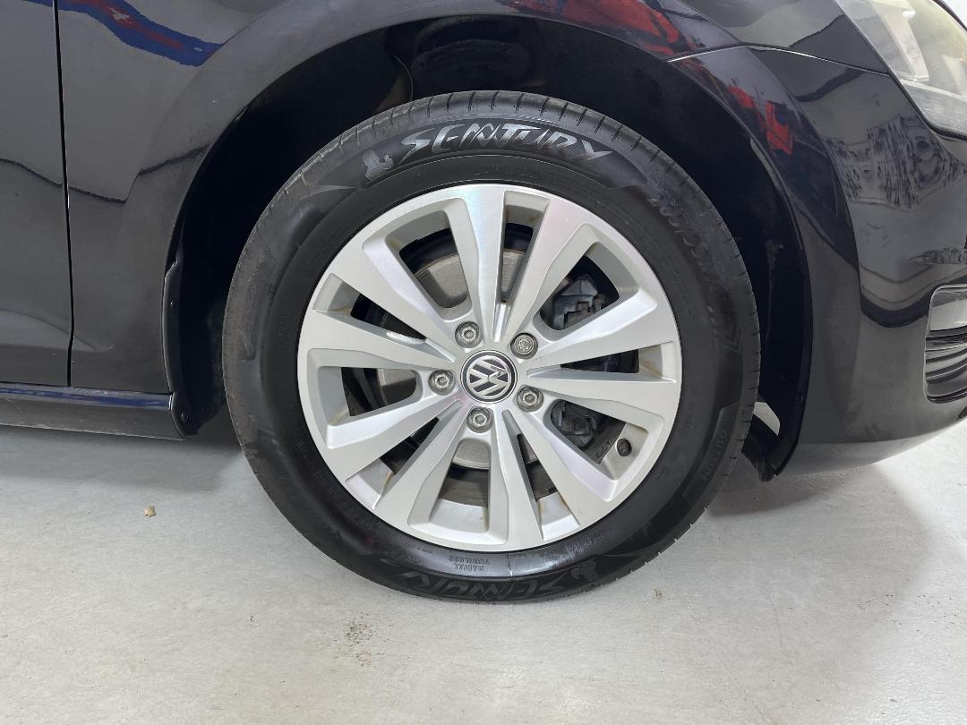 Photo '9' of Volkswagen Golf Photo '9' of Volkswagen Golf