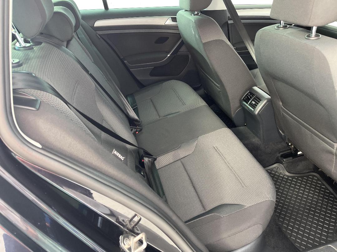 Photo '20' of Volkswagen Golf Photo '20' of Volkswagen Golf