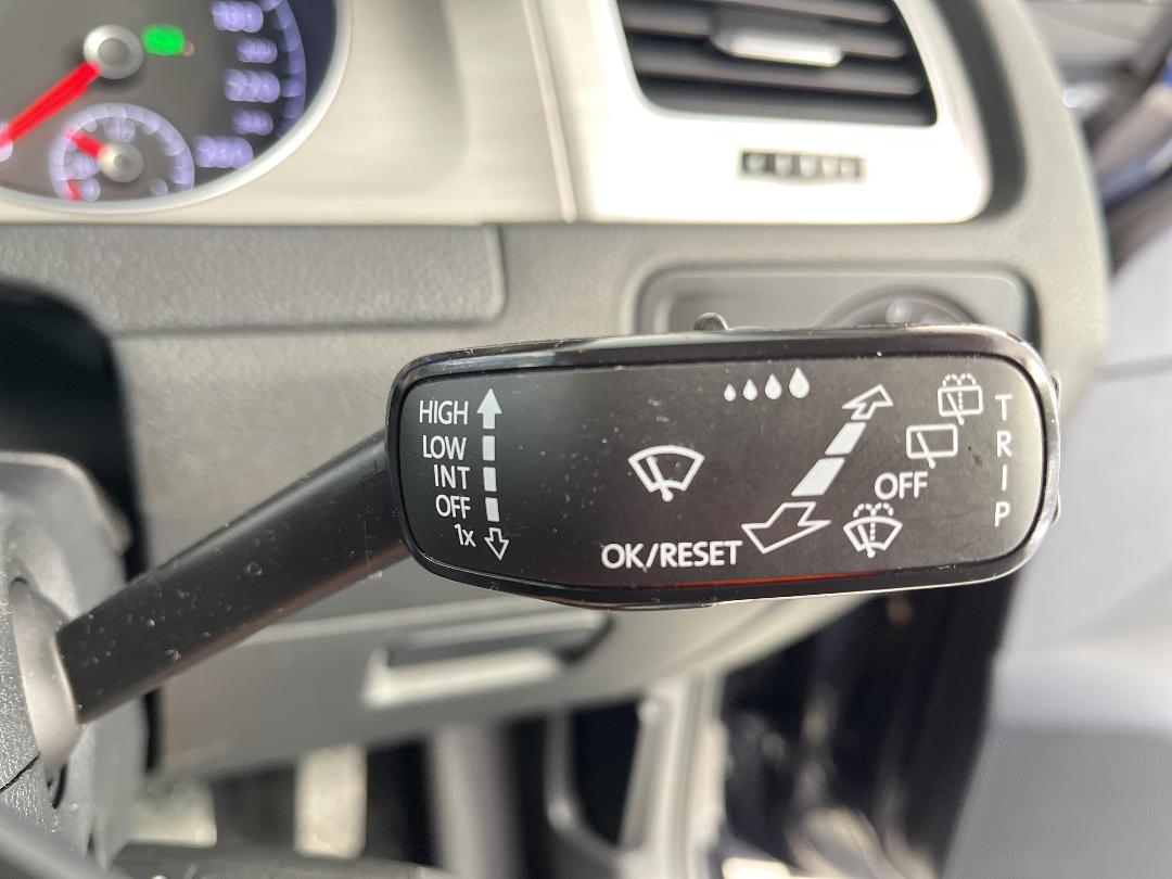 Photo '30' of Volkswagen Golf Photo '30' of Volkswagen Golf