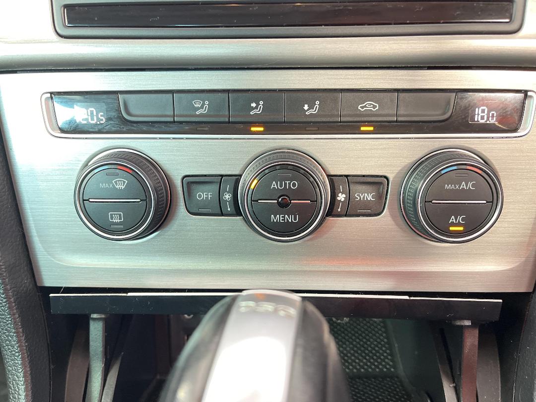 Photo '27' of Volkswagen Golf Photo '27' of Volkswagen Golf