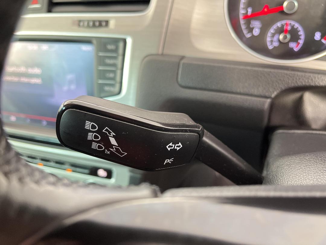 Photo '31' of Volkswagen Golf Photo '31' of Volkswagen Golf