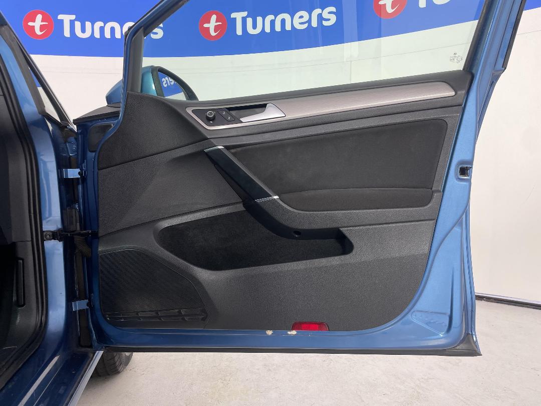 Photo '15' of Volkswagen Golf