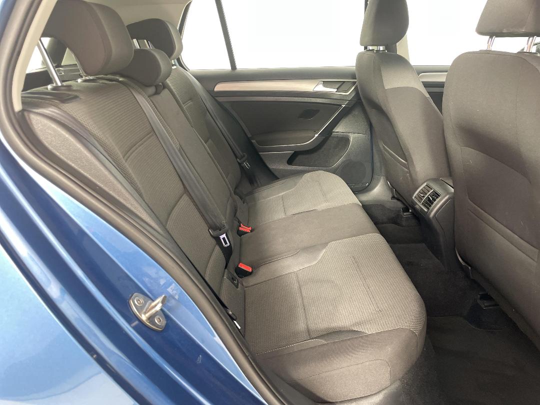 Photo '20' of Volkswagen Golf