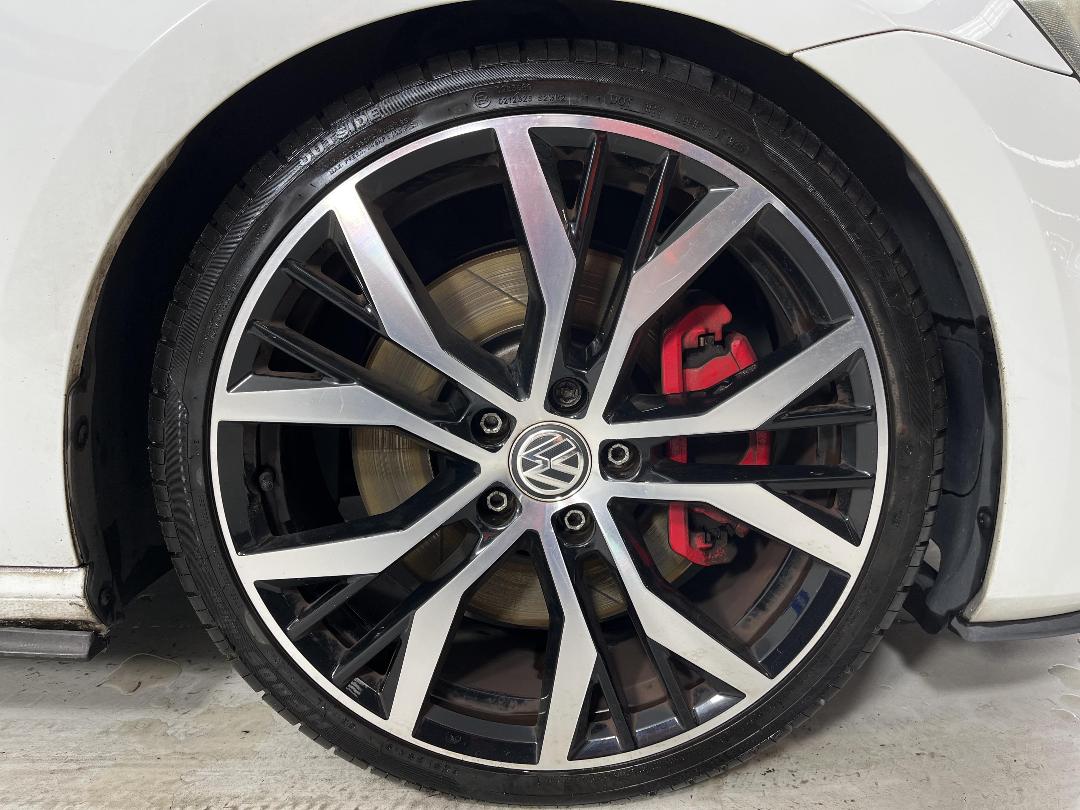 Photo '9' of Volkswagen Golf Photo '9' of Volkswagen Golf