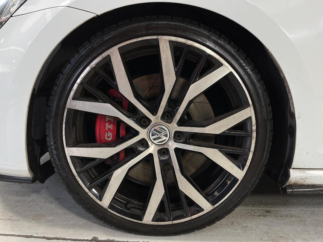 Photo '10' of Volkswagen Golf Photo '10' of Volkswagen Golf