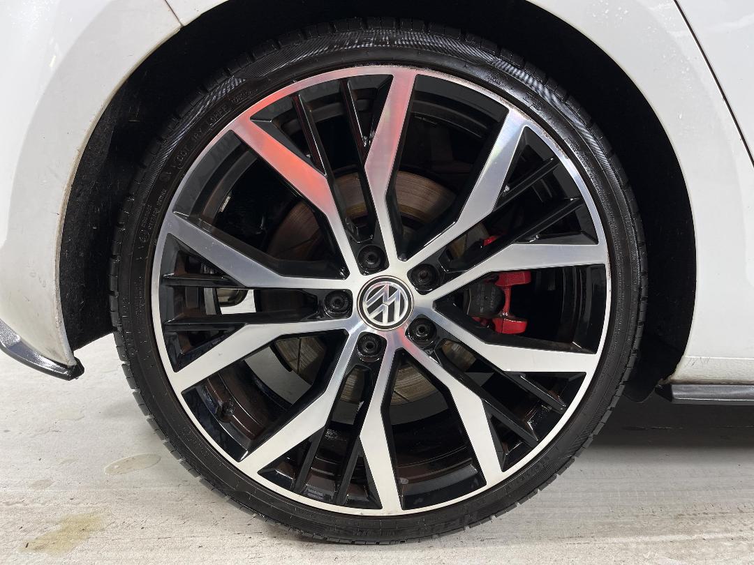 Photo '12' of Volkswagen Golf Photo '12' of Volkswagen Golf