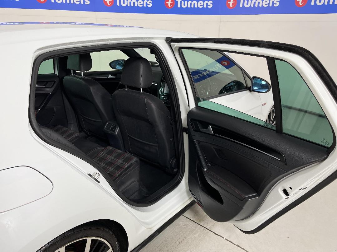 Photo '19' of Volkswagen Golf Photo '19' of Volkswagen Golf