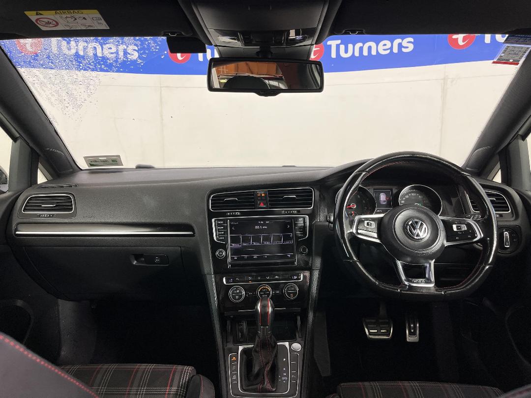 Photo '17' of Volkswagen Golf Photo '17' of Volkswagen Golf