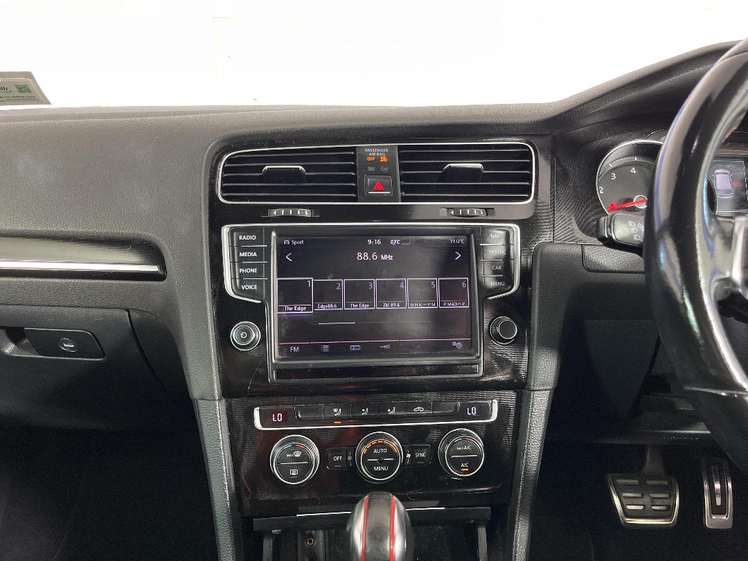 Photo '18' of Volkswagen Golf Photo '18' of Volkswagen Golf