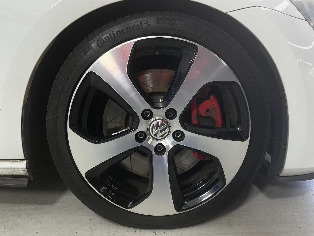 Photo '9' of Volkswagen Golf