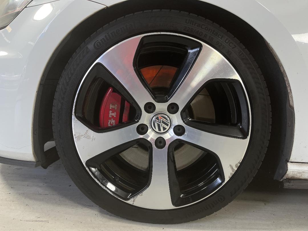 Photo '10' of Volkswagen Golf