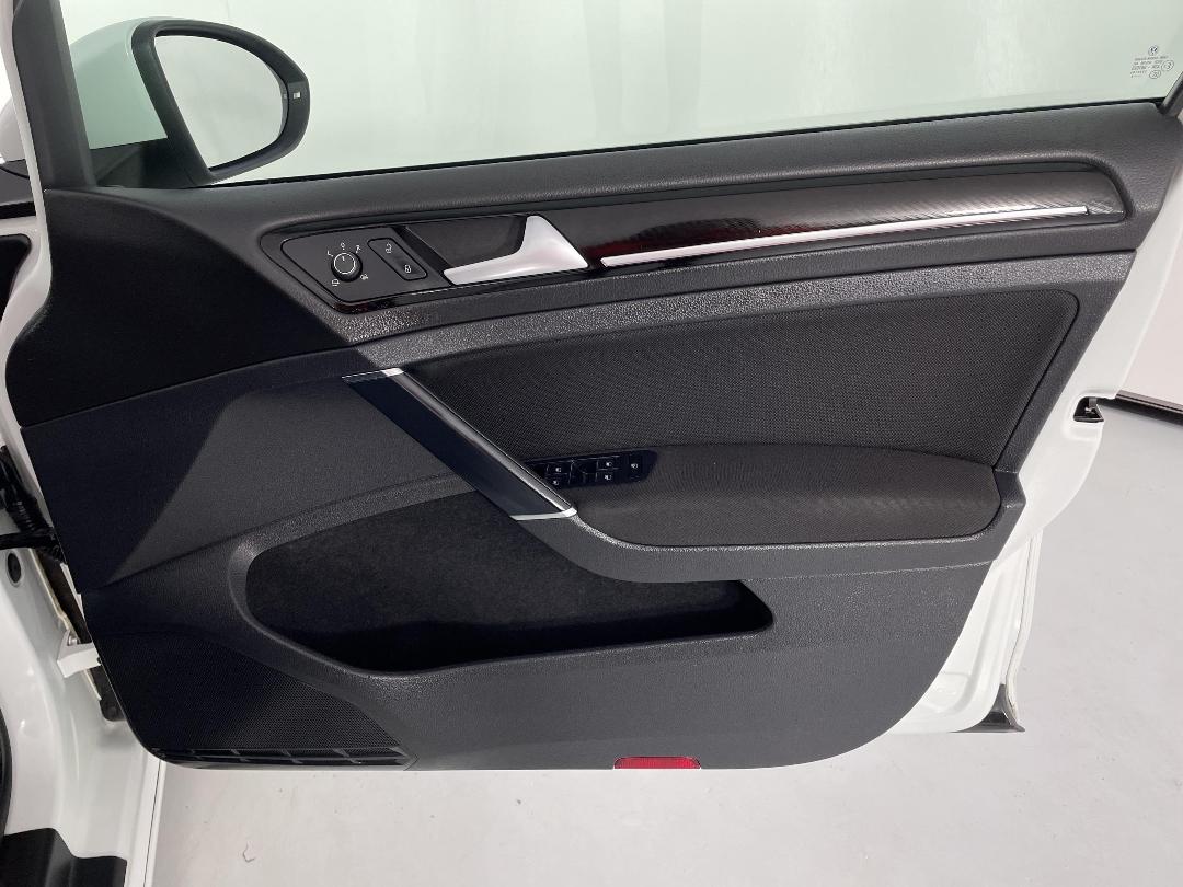 Photo '15' of Volkswagen Golf