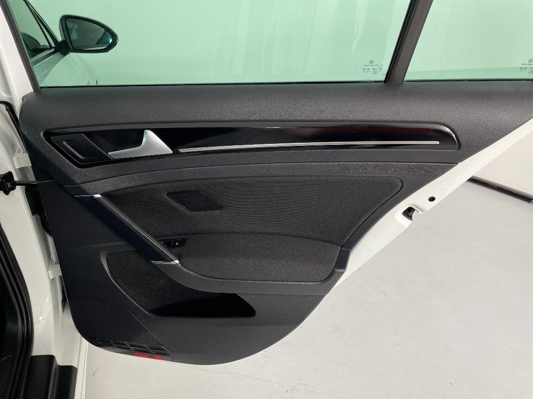 Photo '19' of Volkswagen Golf