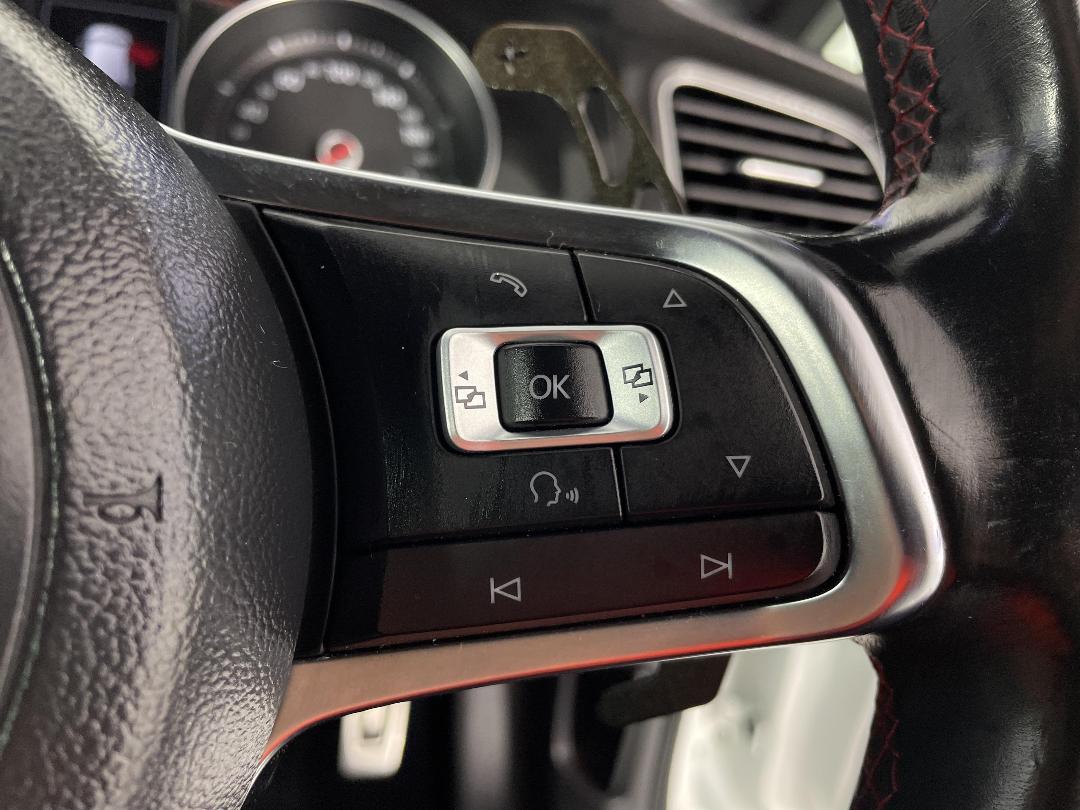 Photo '23' of Volkswagen Golf