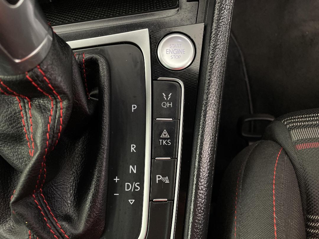 Photo '25' of Volkswagen Golf