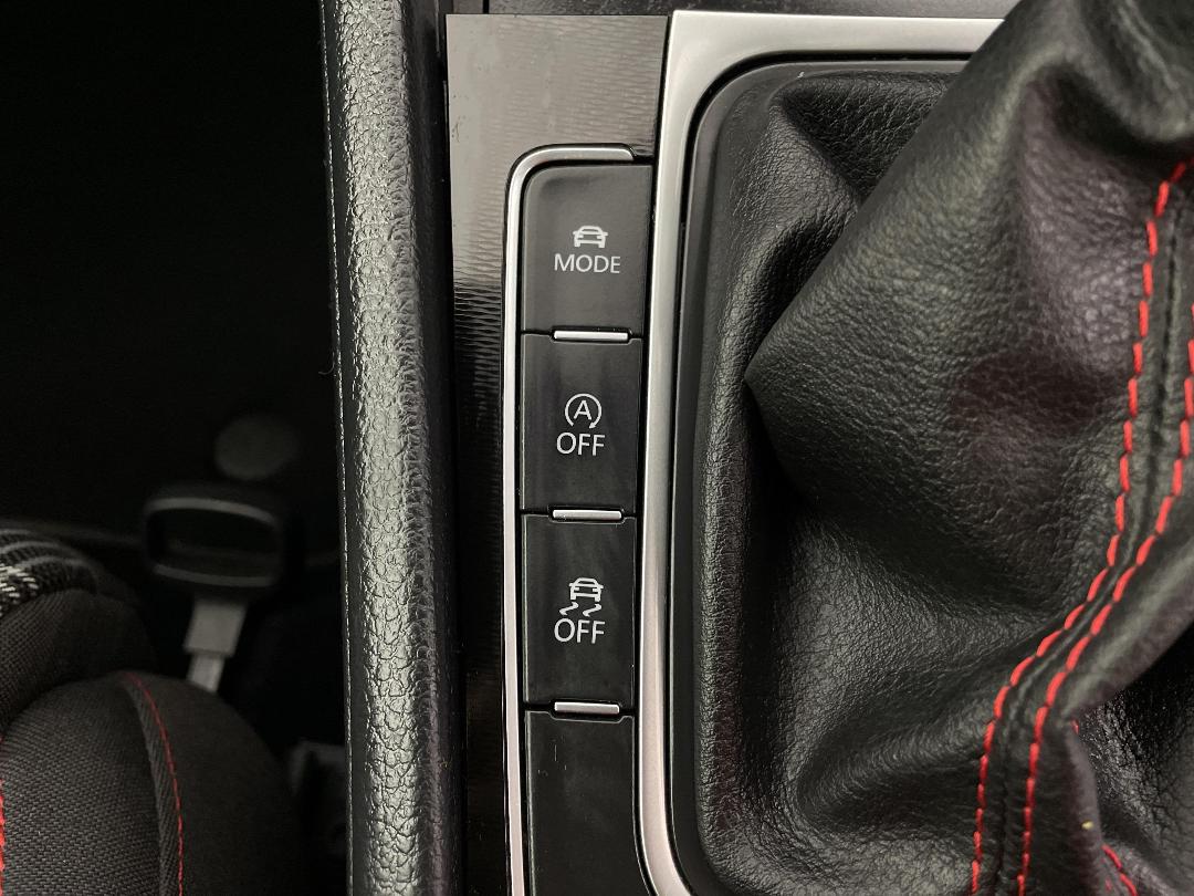 Photo '26' of Volkswagen Golf