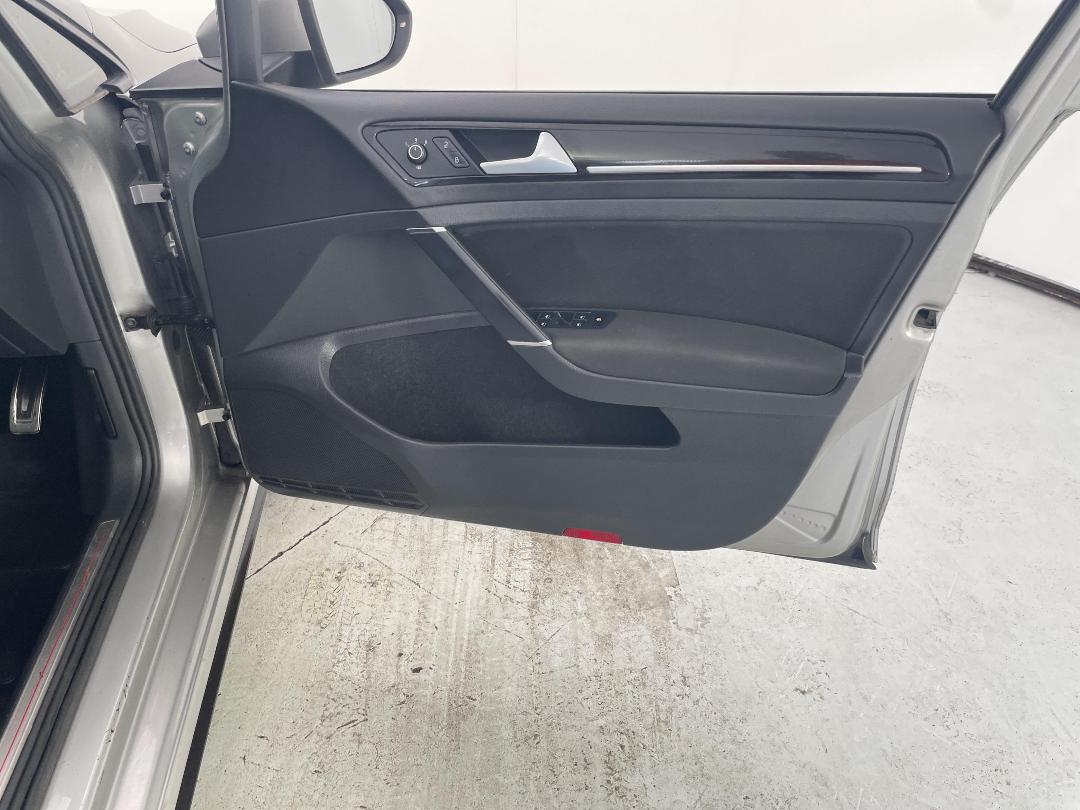 Photo '15' of Volkswagen Golf Photo '15' of Volkswagen Golf