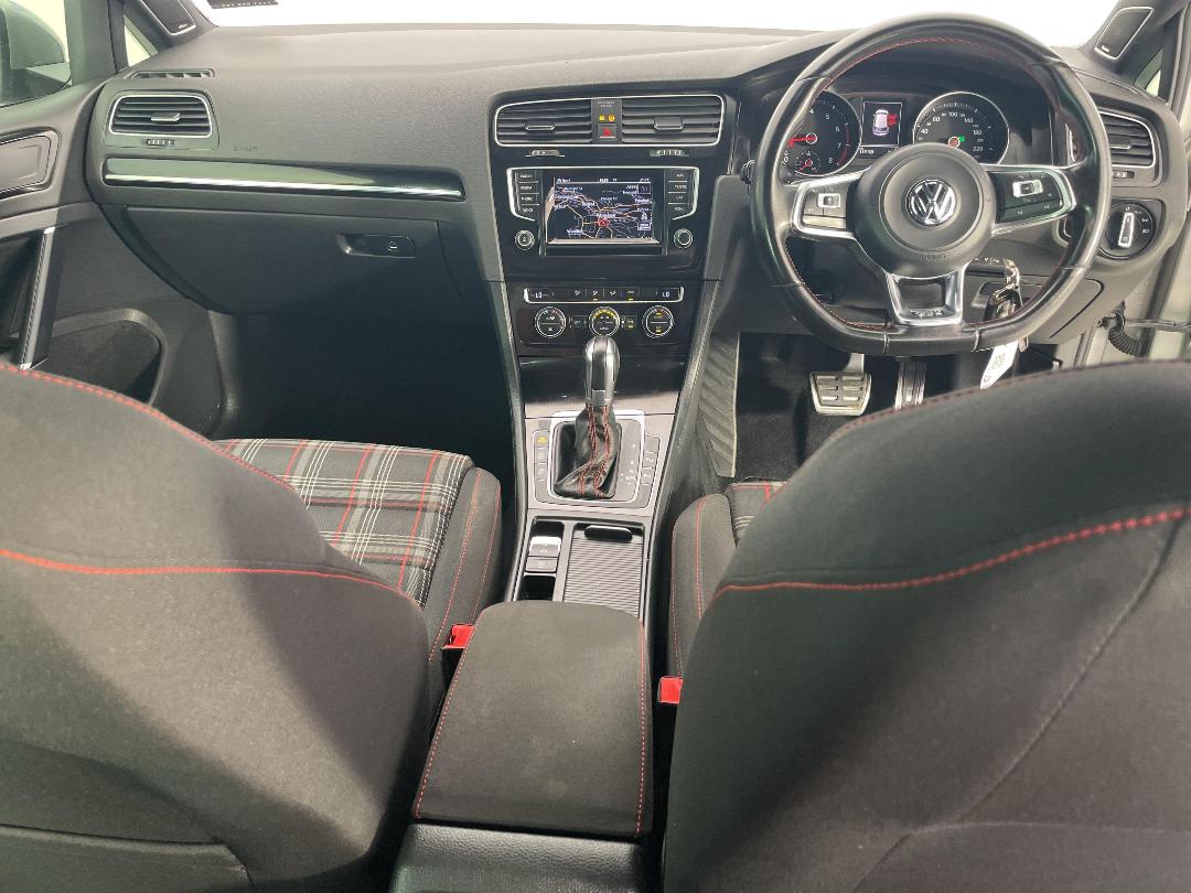 Photo '17' of Volkswagen Golf Photo '17' of Volkswagen Golf