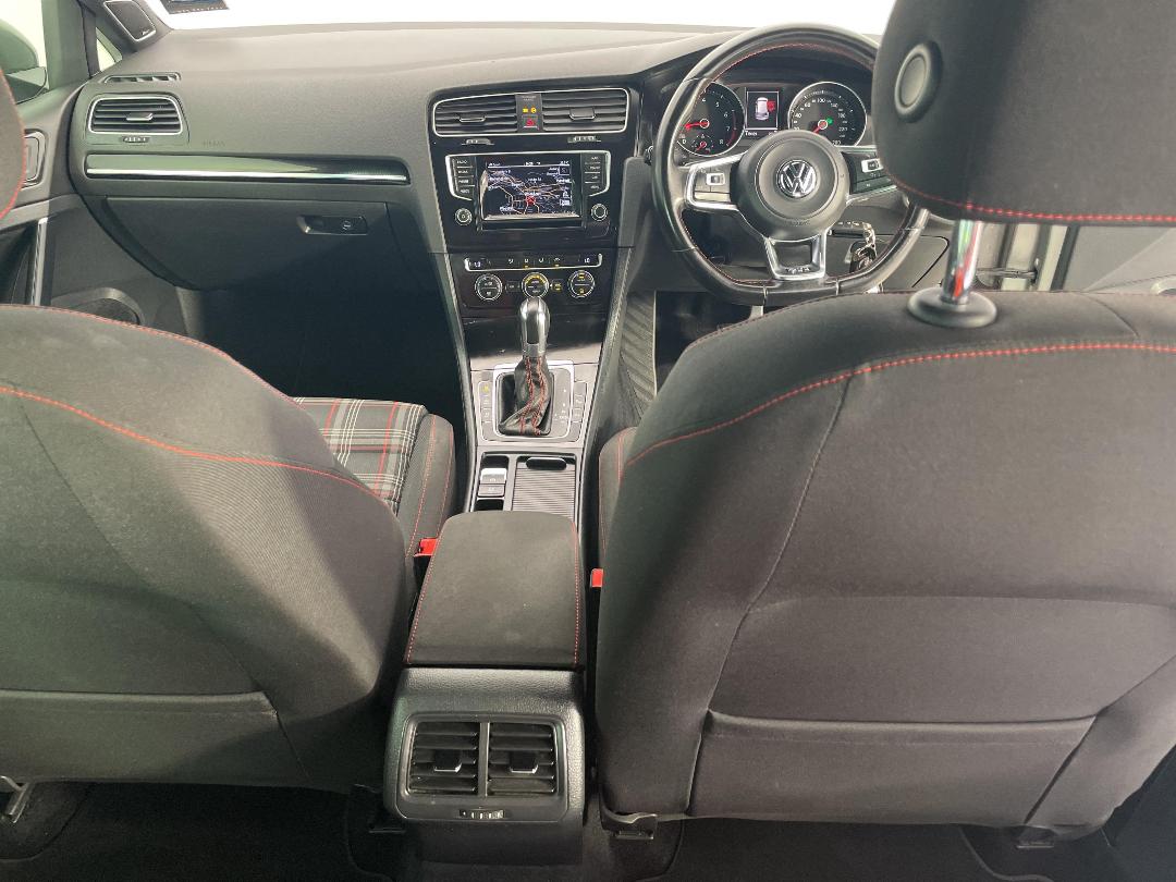 Photo '18' of Volkswagen Golf Photo '18' of Volkswagen Golf