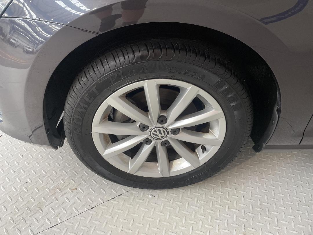 Photo '10' of Volkswagen Golf