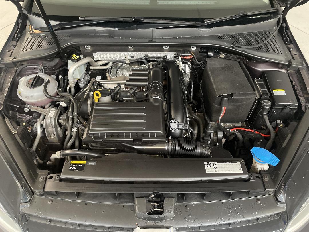 Photo '13' of Volkswagen Golf