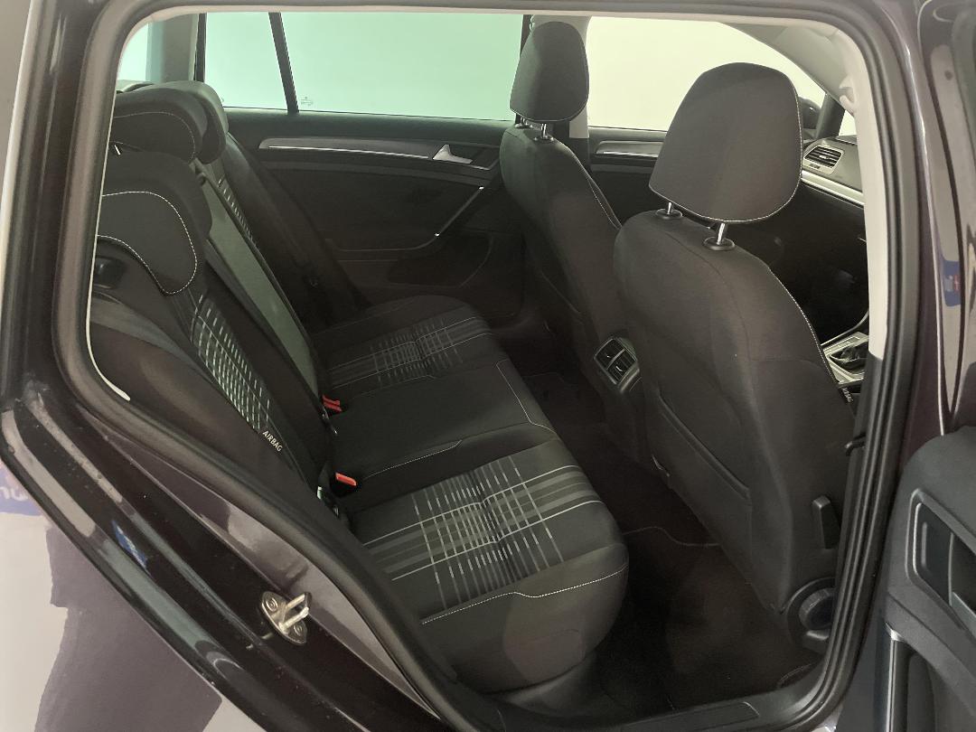 Photo '20' of Volkswagen Golf