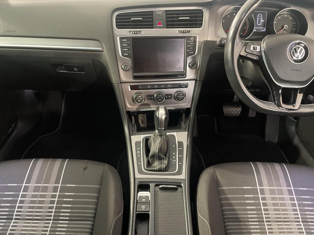 Photo '18' of Volkswagen Golf