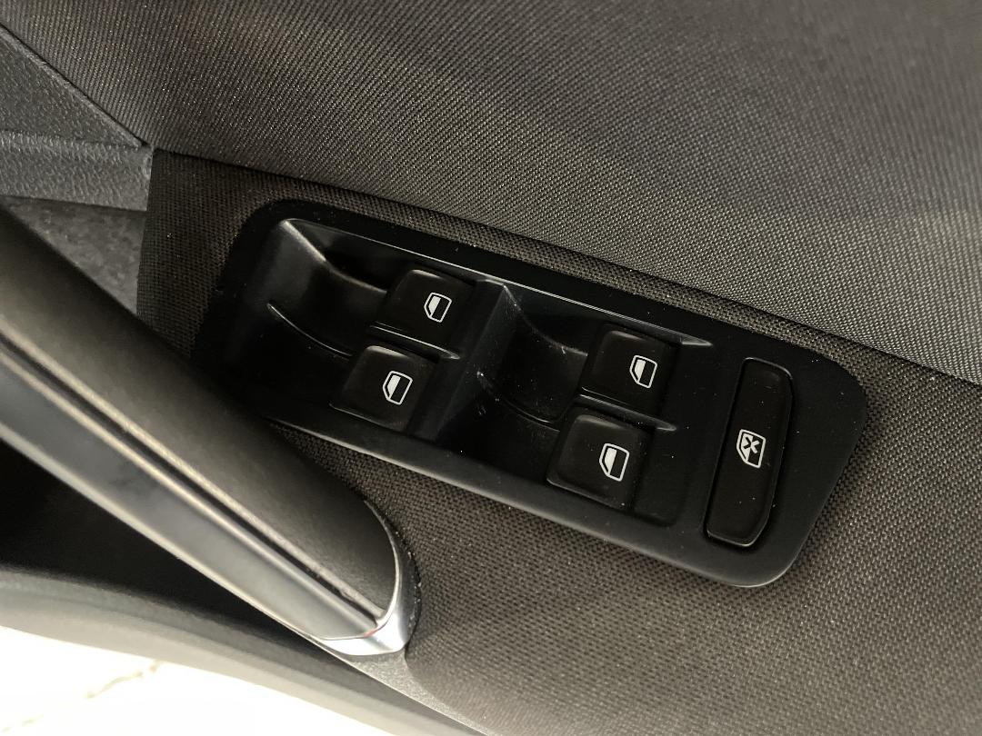 Photo '24' of Volkswagen Golf