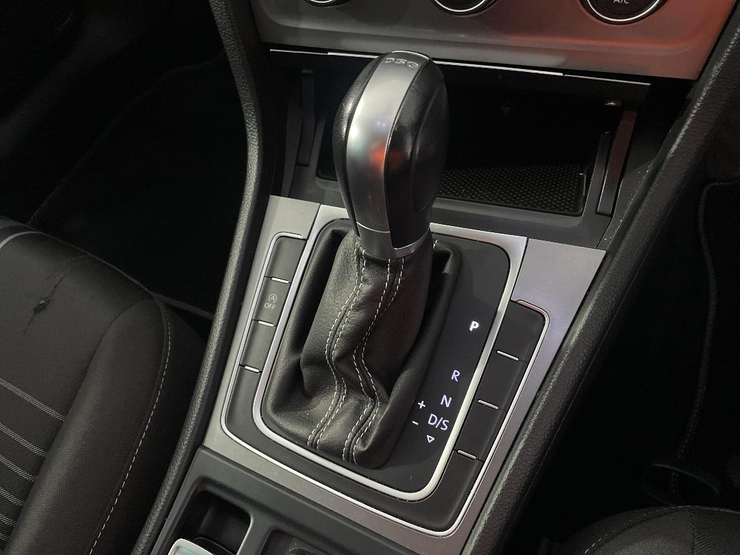 Photo '32' of Volkswagen Golf