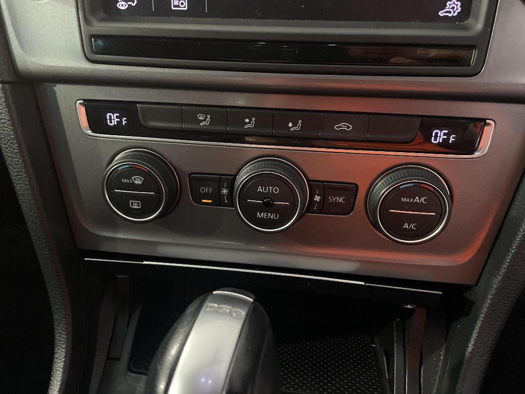 Photo '31' of Volkswagen Golf