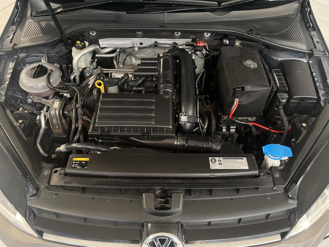 Photo '13' of Volkswagen Golf