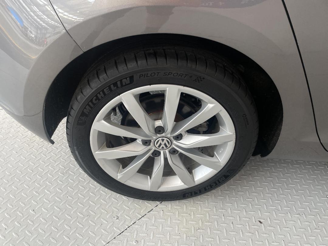 Photo '12' of Volkswagen Golf