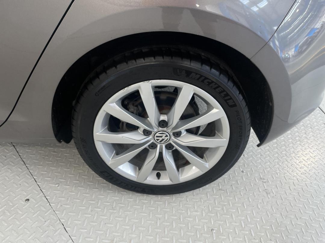 Photo '11' of Volkswagen Golf