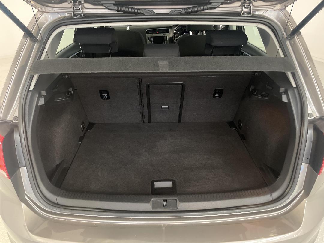 Photo '14' of Volkswagen Golf