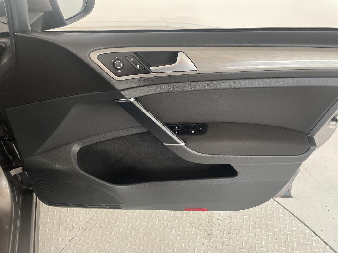 Photo '15' of Volkswagen Golf