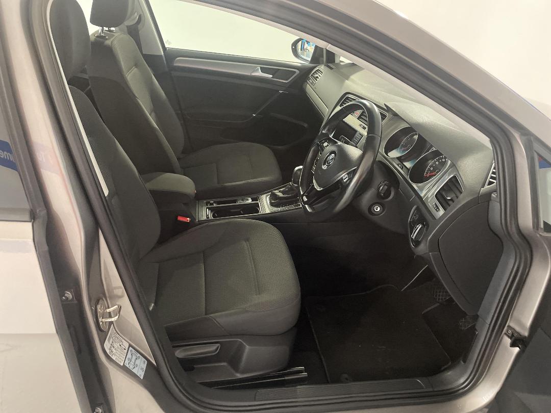 Photo '16' of Volkswagen Golf