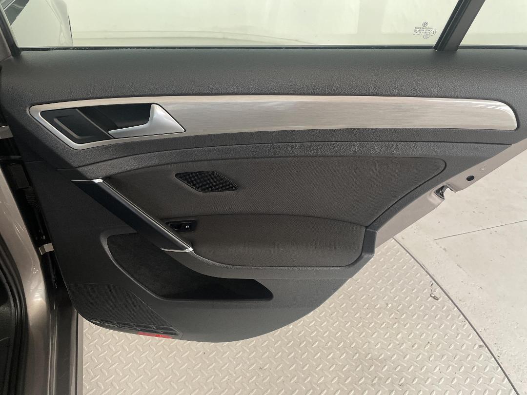 Photo '19' of Volkswagen Golf