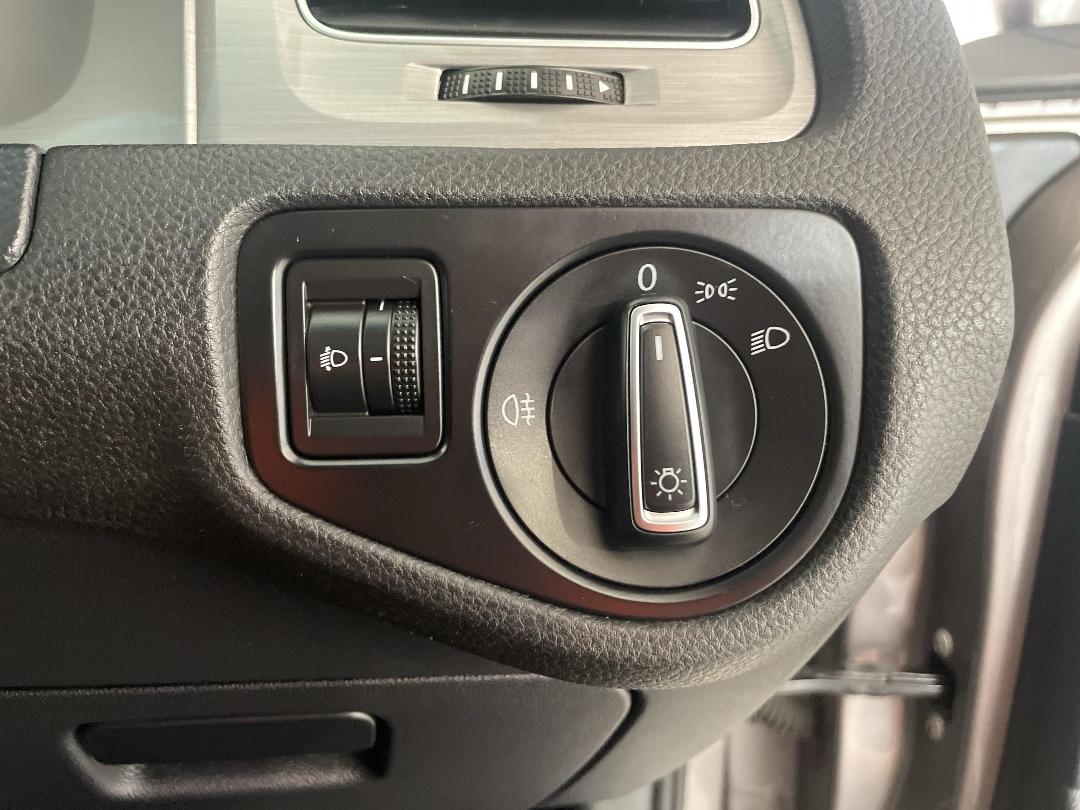 Photo '24' of Volkswagen Golf