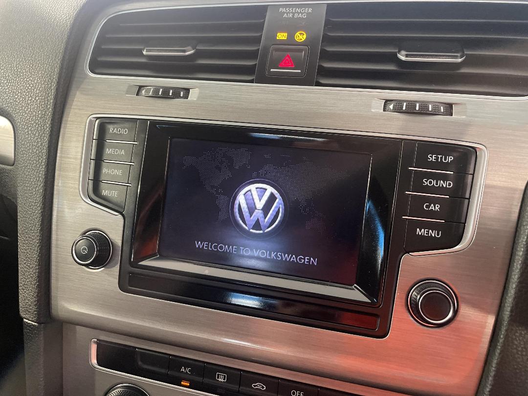 Photo '28' of Volkswagen Golf