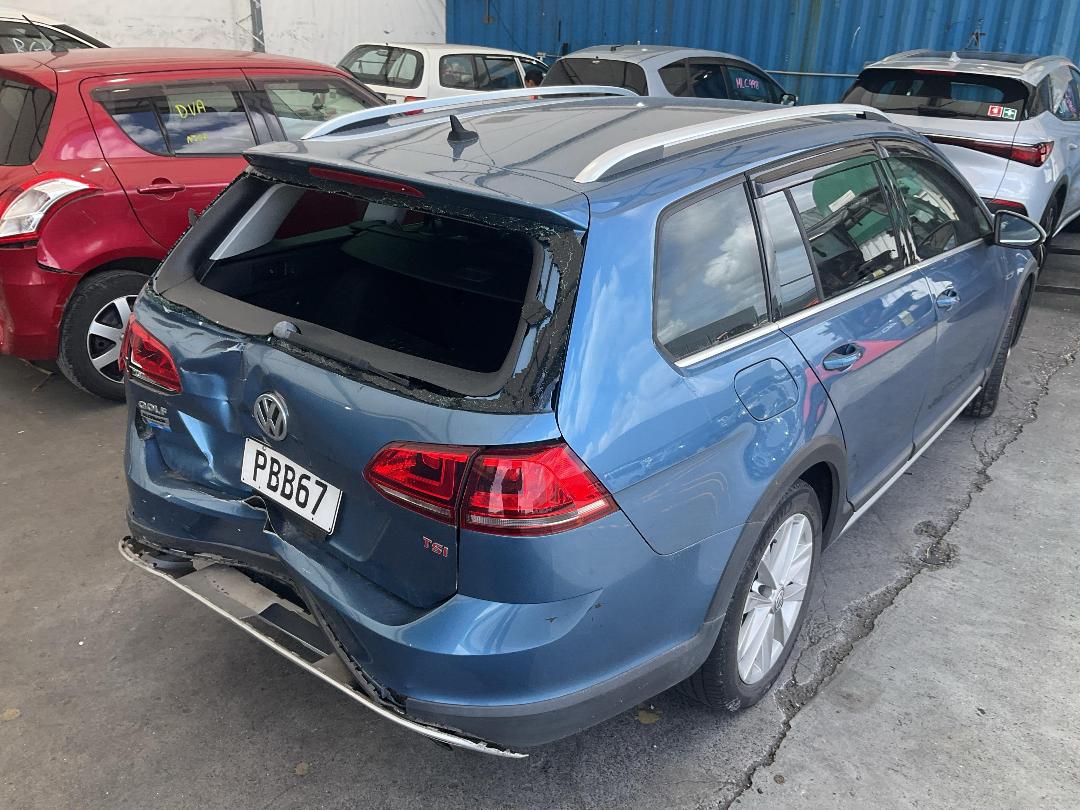 Photo '13' of Volkswagen Golf Photo '13' of Volkswagen Golf