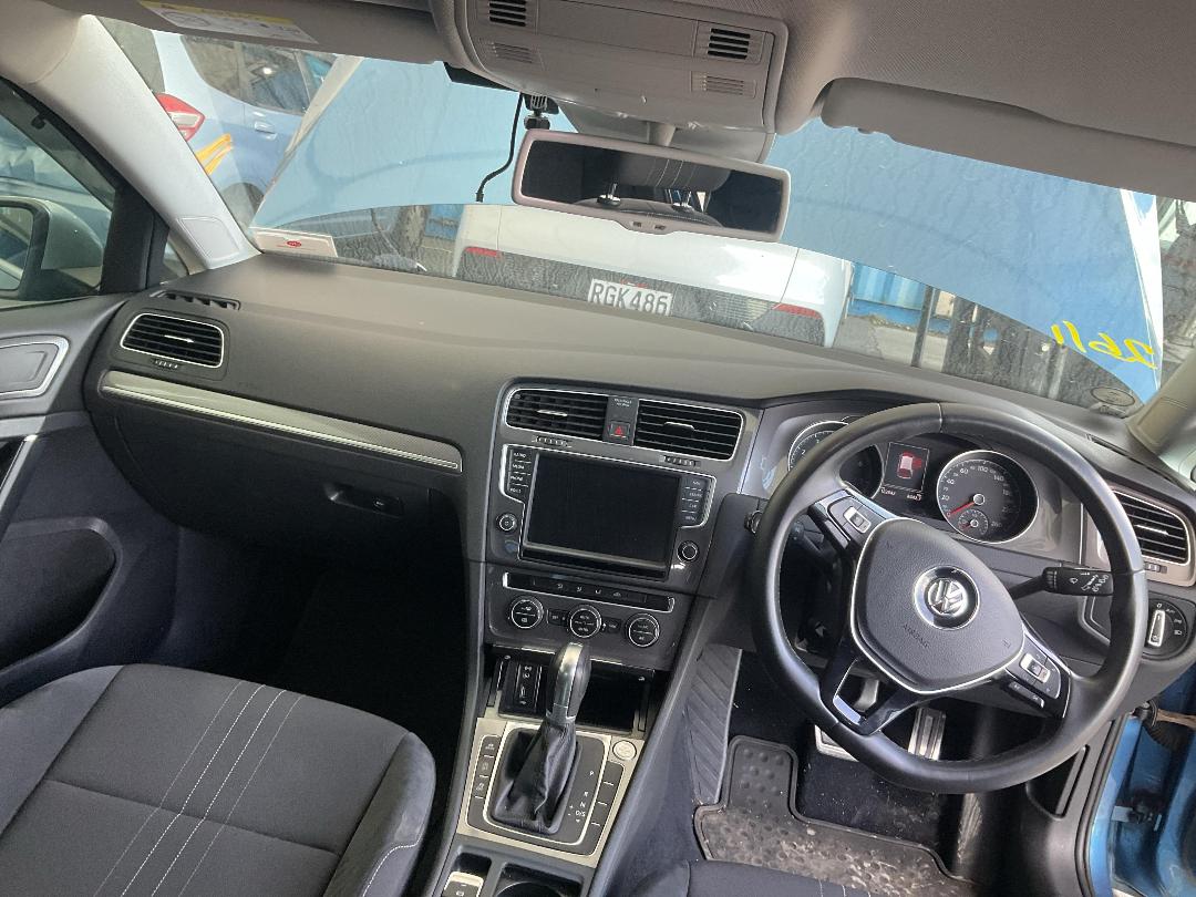 Photo '22' of Volkswagen Golf Photo '22' of Volkswagen Golf