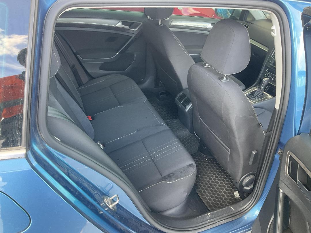 Photo '21' of Volkswagen Golf Photo '21' of Volkswagen Golf