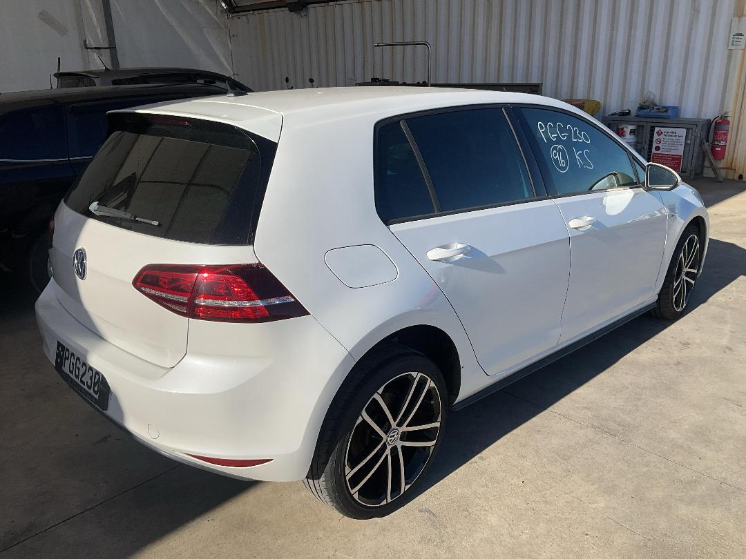 Photo '6' of Volkswagen Golf