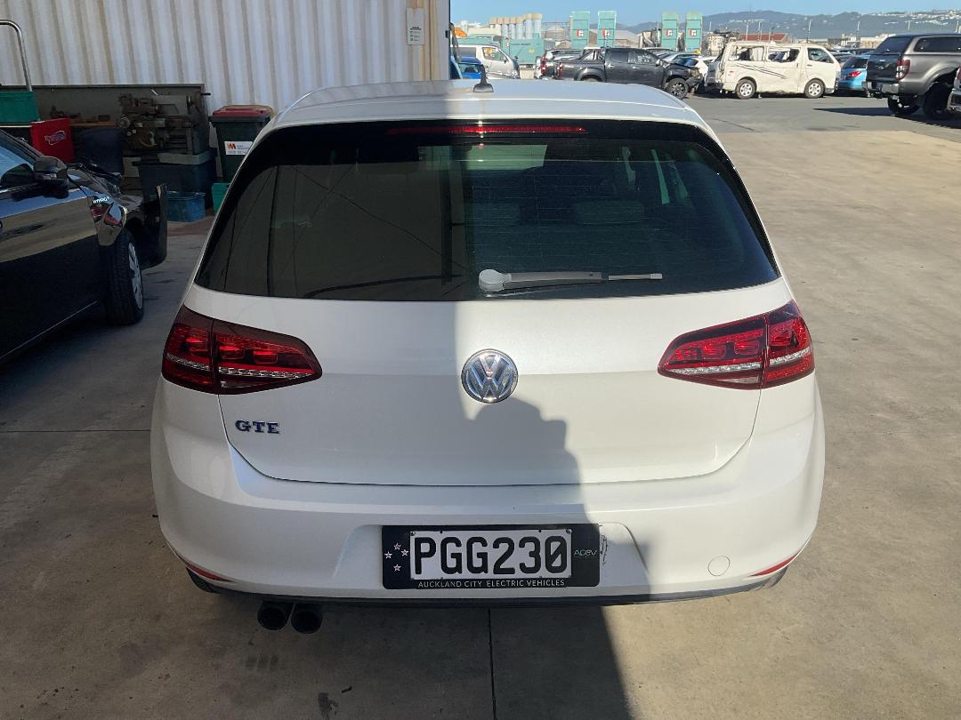 Photo '5' of Volkswagen Golf