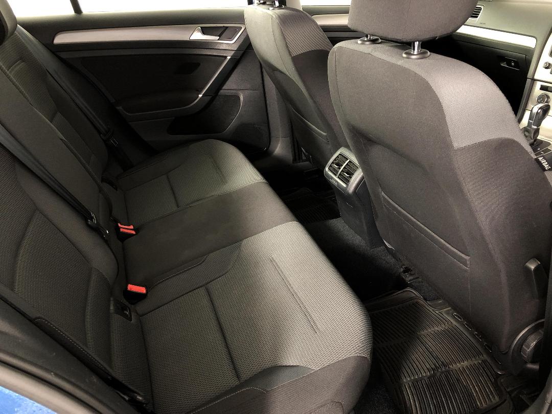 Photo '20' of Volkswagen Golf Photo '20' of Volkswagen Golf